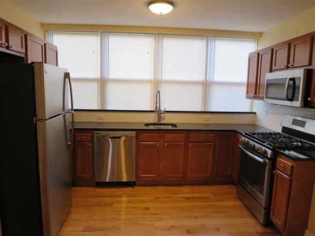 Foto del edificio - 332 Beacon St