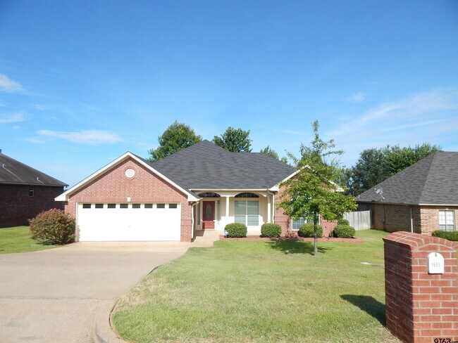 Foto del edificio - 16554 Beauregard Dr