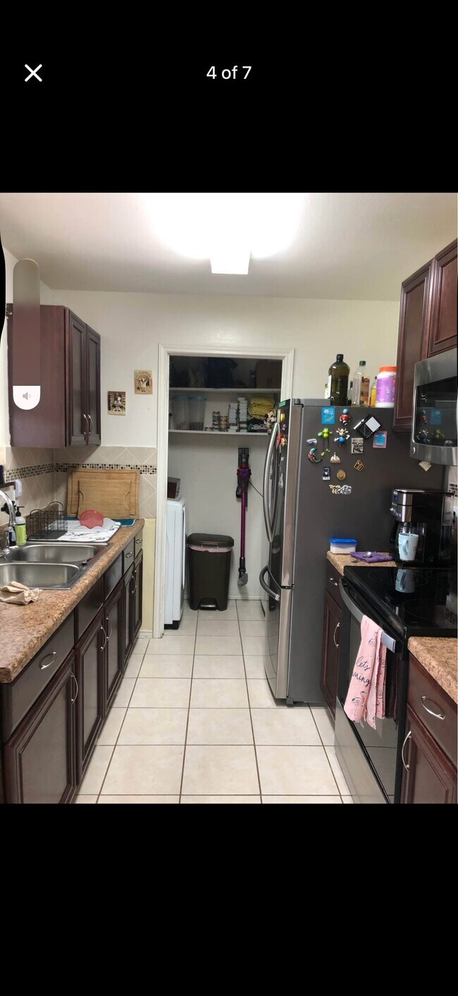 Foto del edificio - 9521 Kingbird Dr