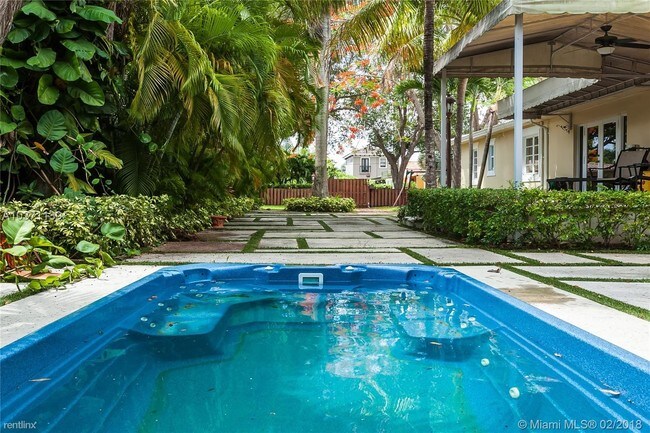 Foto del edificio - 3 br, 3 bath House - 1351 Monroe St