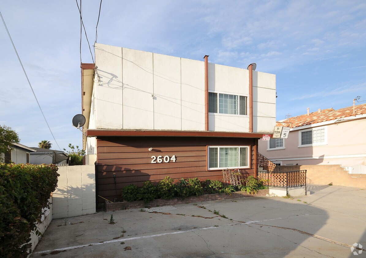 Foto del edificio - 2604 Mathews Ave