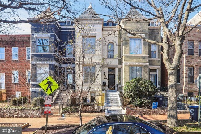 Foto del edificio - 1956 2nd St NW