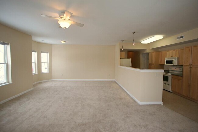 Building Photo - 8218 Mansion Hill Ave