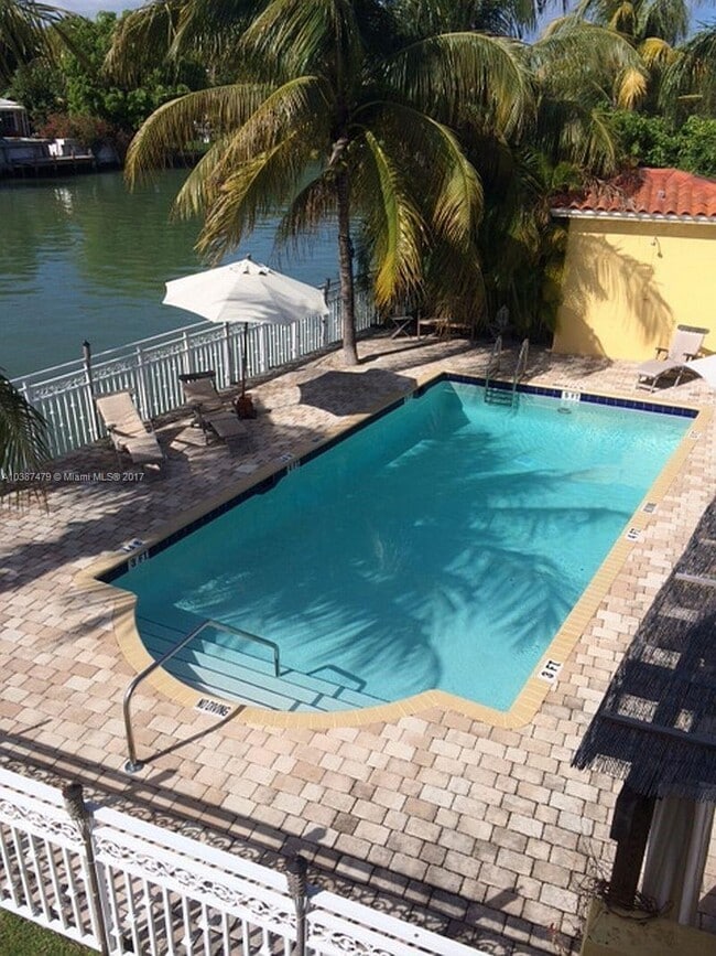 Photo - 4812 Pine Tree Dr Apartment