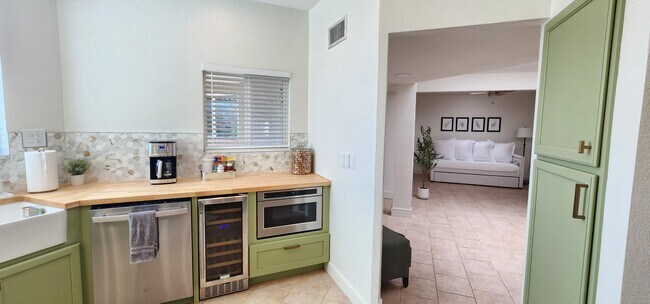 Foto del edificio - 432 W San Ignacio