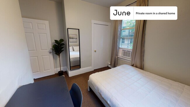 Foto del edificio - Room in Shared 3 bed/1 bath home