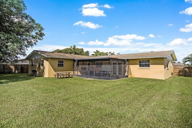 Building Photo - 4350 NW 13th St