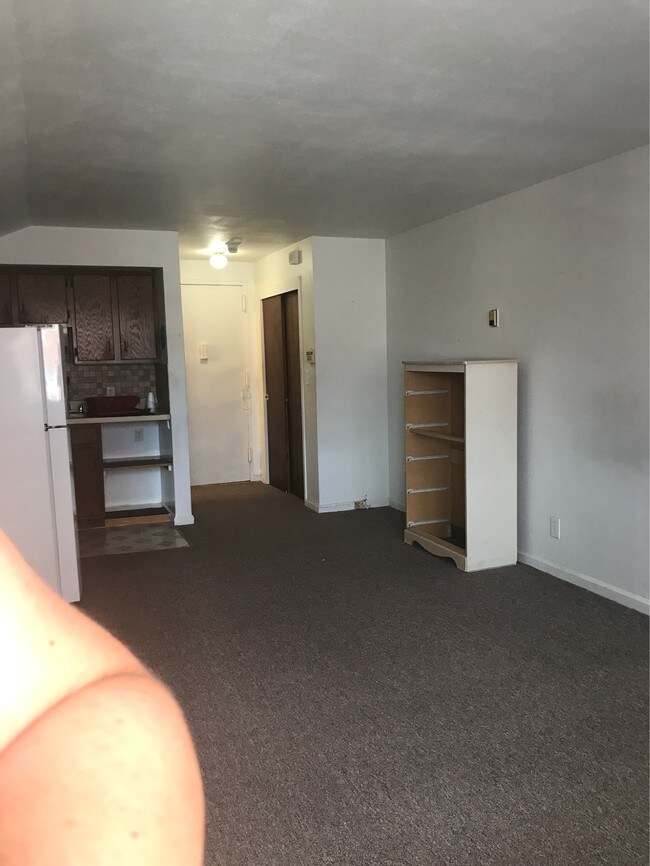 Foto del edificio - 6352 Saunders St