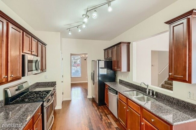 Building Photo - 4 br, 2.5 bath House - 3313 Chastain Landi...