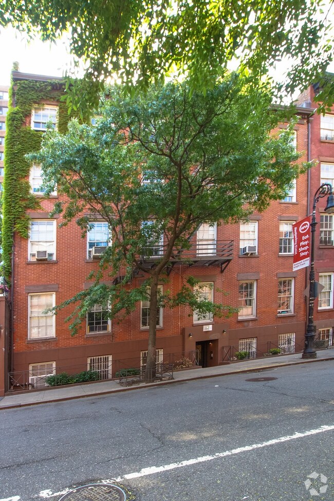 Building Photo - 815 Greenwich St