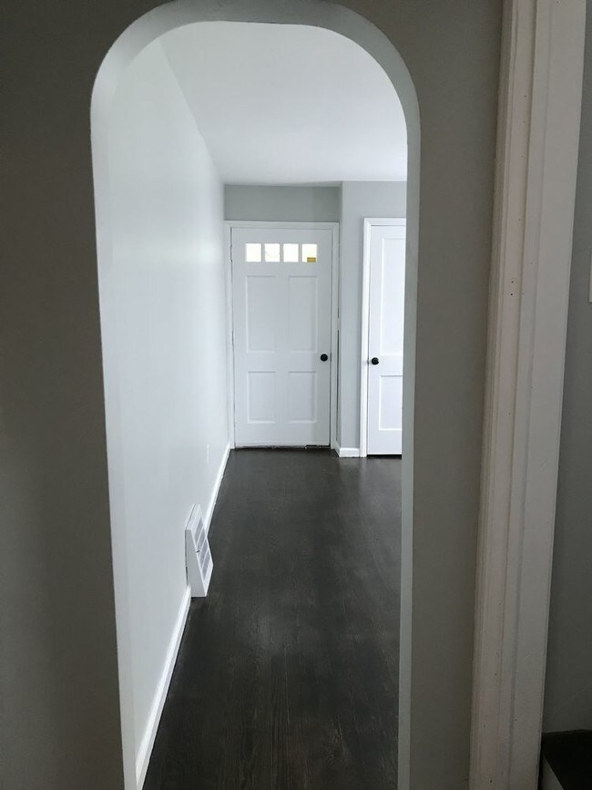 Building Photo - Completely new 3 bedroom in N Pontiac