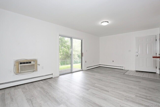 Foto del edificio - 366 Concord Ln