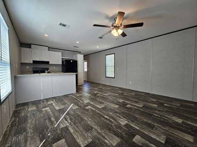 Foto del edificio - 1053 Myakka Dr