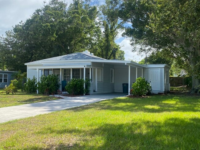 Building Photo - 2515 Vero Beach Ave
