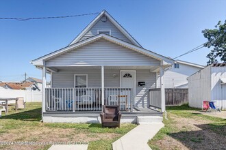 Building Photo - 408 16th Ave