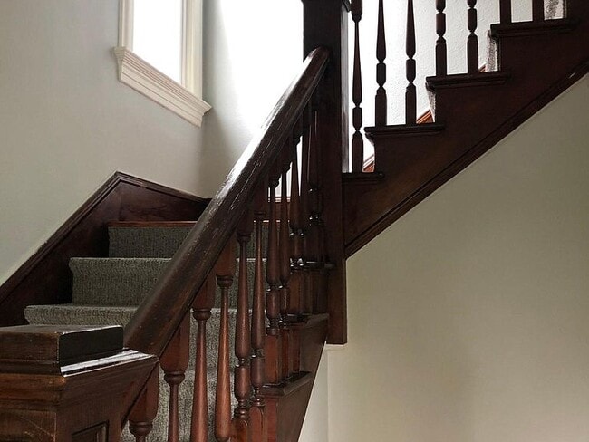 Building Photo - 1422 SE 34th Ave