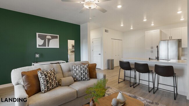 Building Photo - 2555 N Rancho Dr