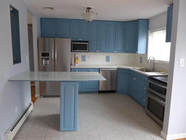 Foto del edificio - 787 Elmwood Rd