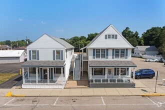 Building Photo - 118 Kenosha St