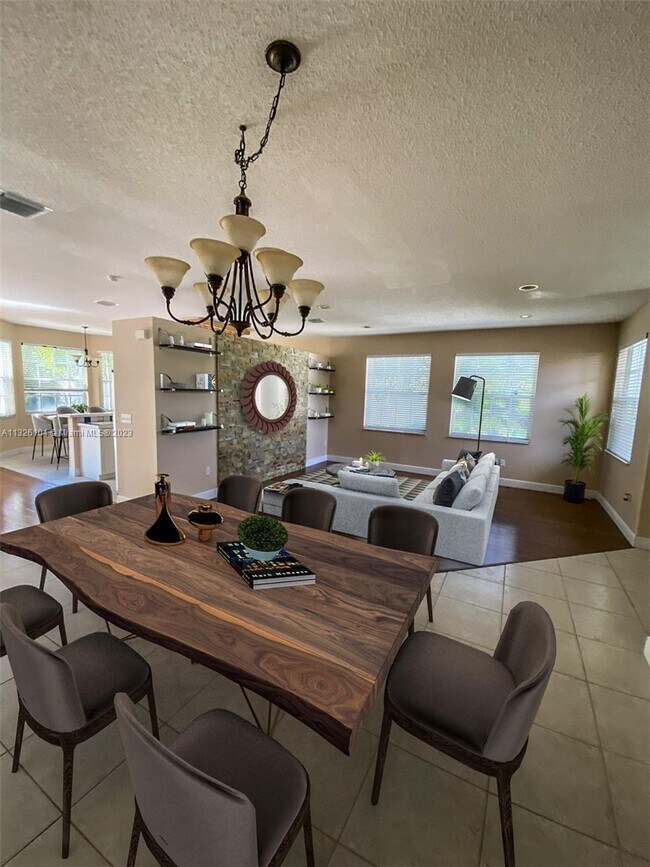 Foto del edificio - 15784 NW 12th Ct