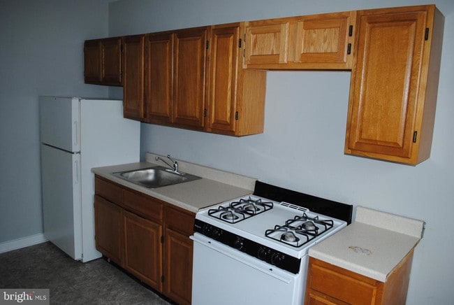Building Photo - 3034 Frankford Ave