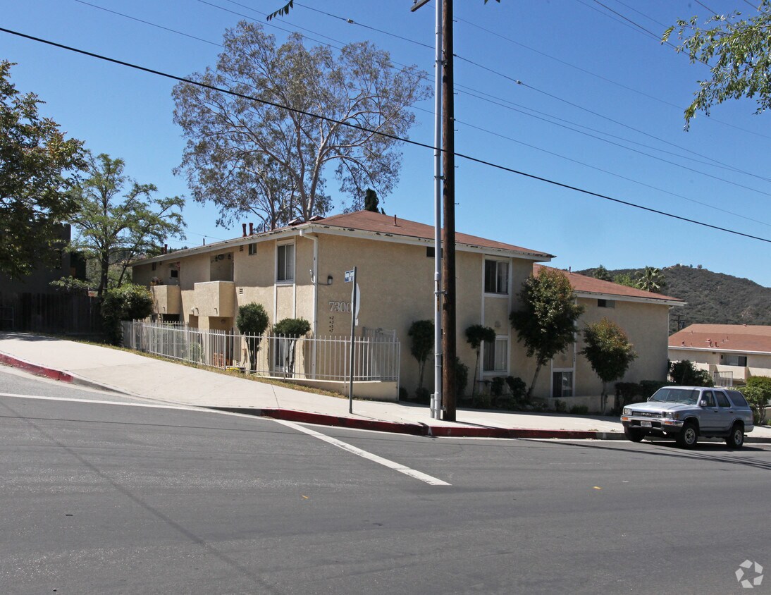 Primary Photo - 7300 Valmont St
