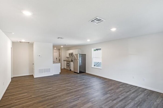 Building Photo - 1108 S 8th St