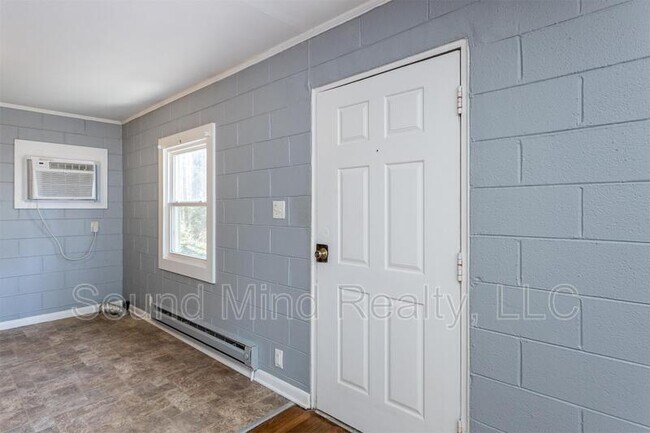 Building Photo - 719 Woodland Rd