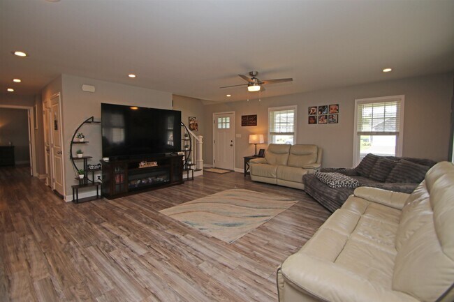 Foto del edificio - 224 Spring Run Ln