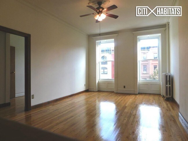 Foto del edificio - 465 Greene Ave
