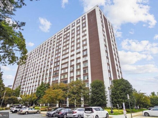Foto del edificio - 1 Bedroom 2 bath Condo Pike and Rose