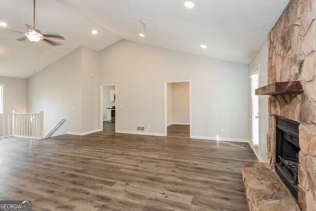 Building Photo - 2752 Hawk Trace NE