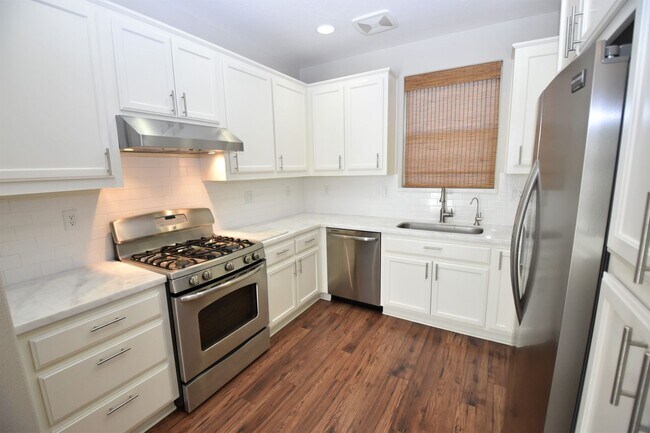 Building Photo - 845 Bronze Ln