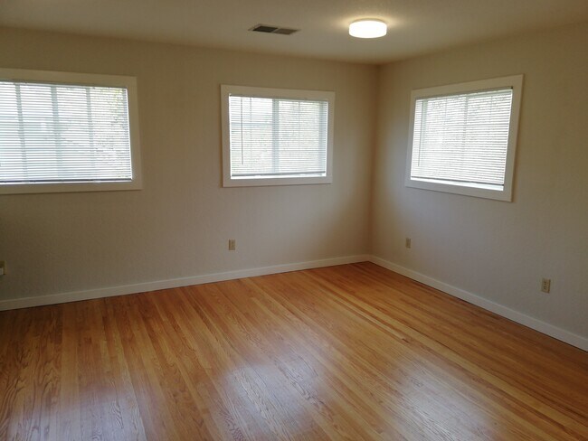 Foto del edificio - 5842 Occidental St