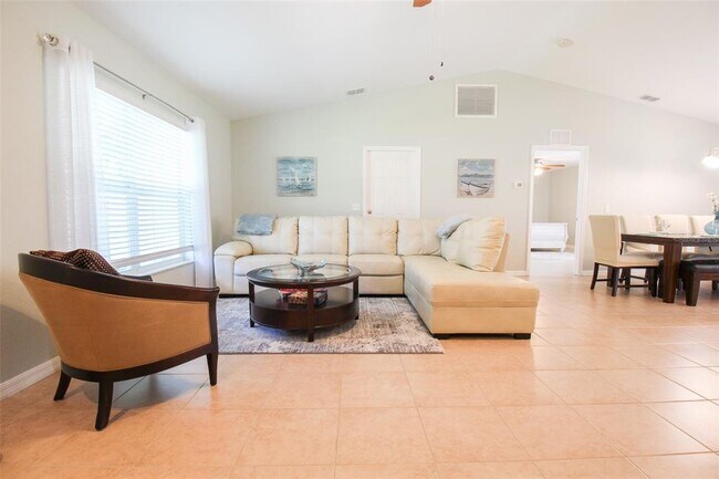 Foto del edificio - 7474 Capital Heights St