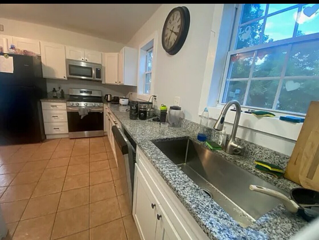 Primary Photo - 46 Ashford St