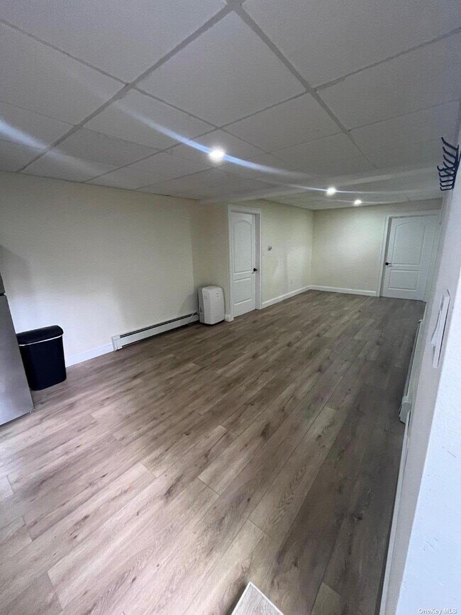 Foto del edificio - 19 Tree Hollow Ln