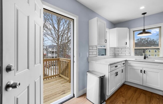 Building Photo - 1A Puritan Ave