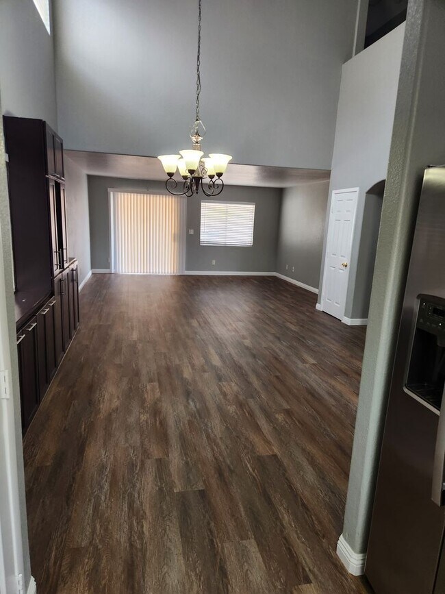 Foto del edificio - North Las Vegas Upgraded 4 Bedroom!