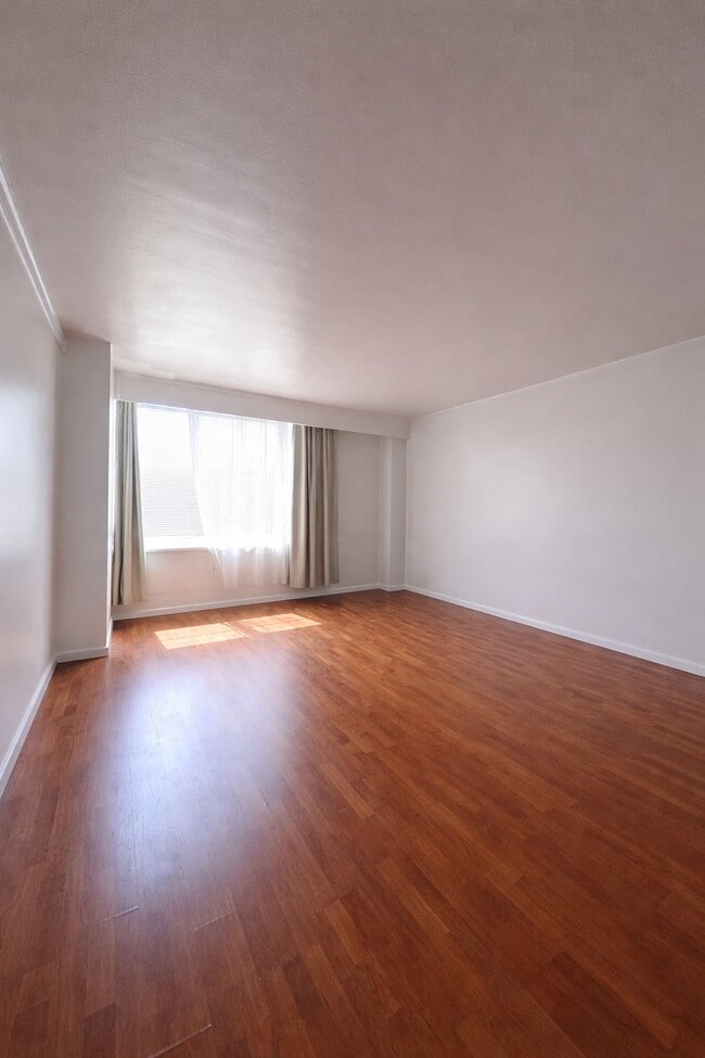 Building Photo - 270 Marin Blvd