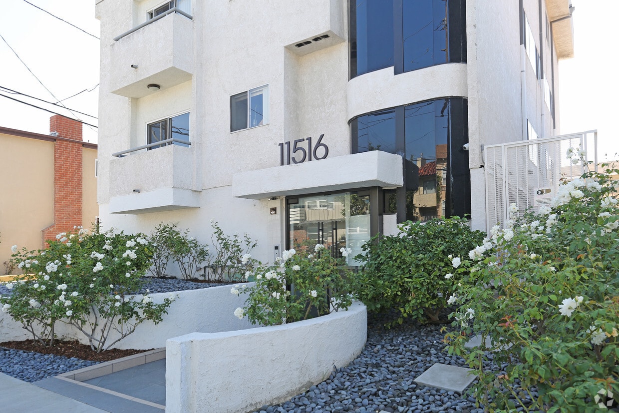 Building Photo - 11516 Ohio Ave