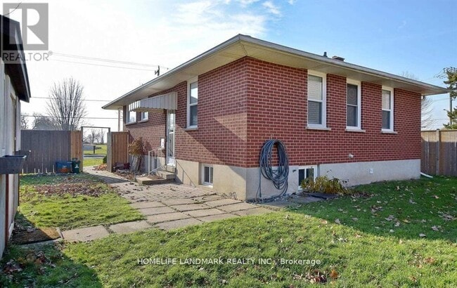 Building Photo - 110 Front St E