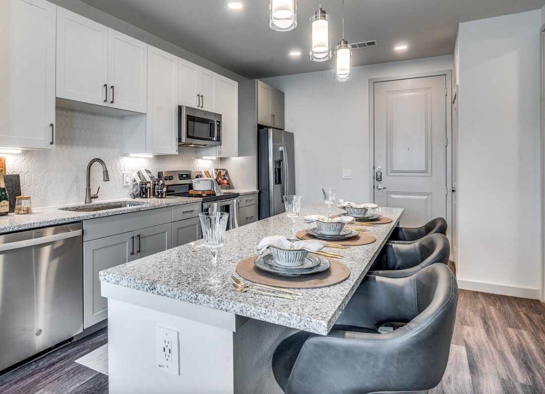 Foto principal - 7201 Lake Ridge Pkwy