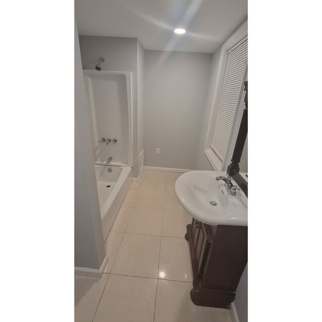 Foto del edificio - 627 S Pulaski St