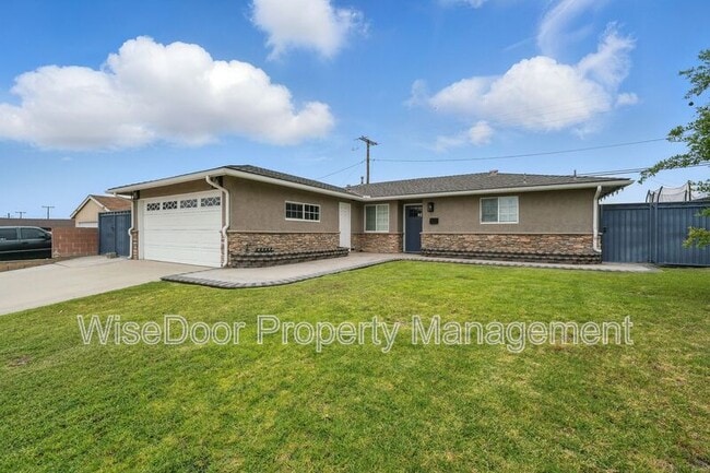 Building Photo - 387 E Nubia St
