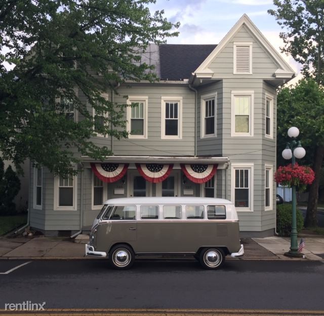 Primary Photo - 3 br, 1.5 bath Townhome - 737 Market St
