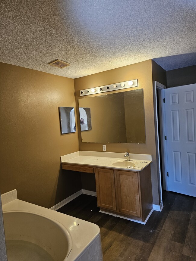 Foto del edificio - 9316 N Dallas Way