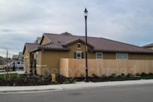 Building Photo - 1605 Avocet Dr