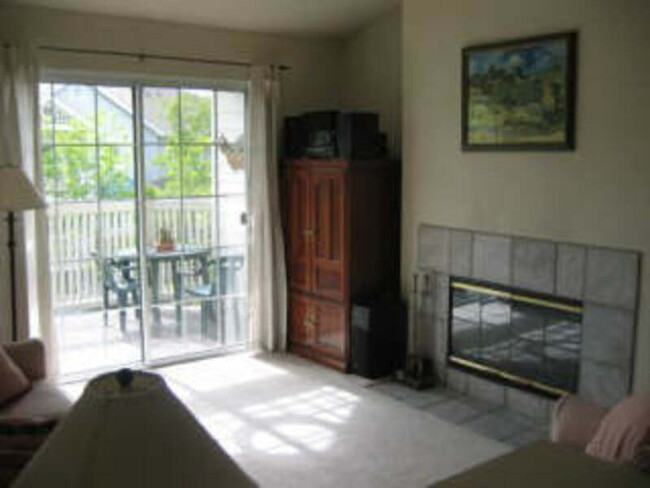 Building Photo - 606 Arcadia Terrace