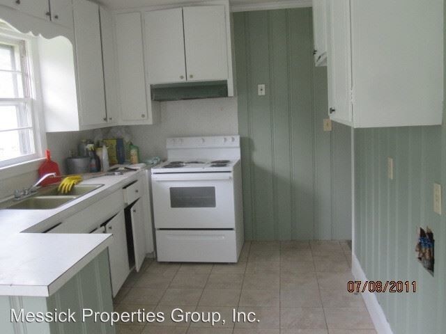 Building Photo - 4320 Pinewood Ter